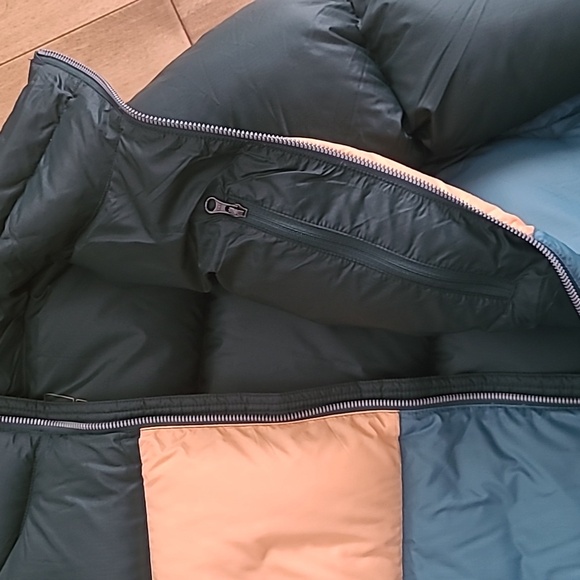 Cotopaxi Women's Down Jacket - Picture 9 of 9